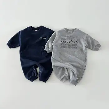 Осенний новый модный детский комбинезон с буквенным принтом для мальчиков и девочек, хлопковый комбинезон с длинными рукавами для новорожденных, повседневная одежда для малышей 0-24 м